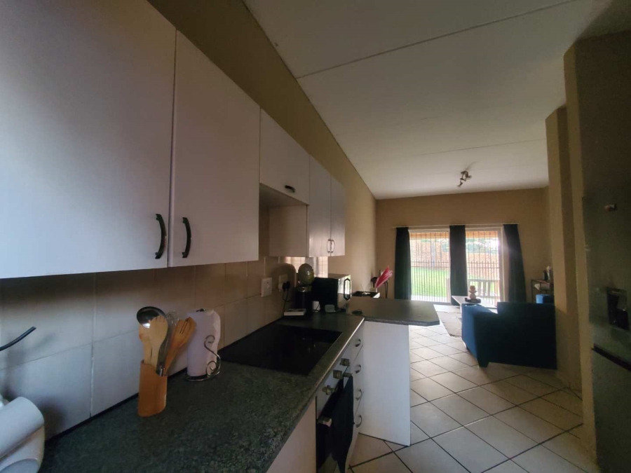 To Let 2 Bedroom Property for Rent in Little Falls Gauteng