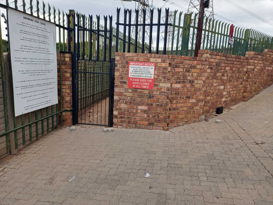 To Let 2 Bedroom Property for Rent in Norkem Park Gauteng