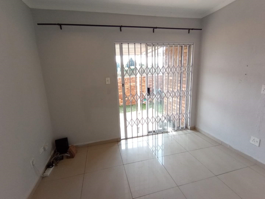 To Let 2 Bedroom Property for Rent in Norkem Park Gauteng