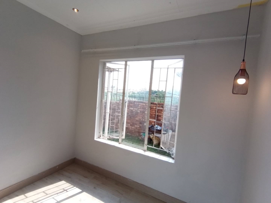 To Let 2 Bedroom Property for Rent in Norkem Park Gauteng