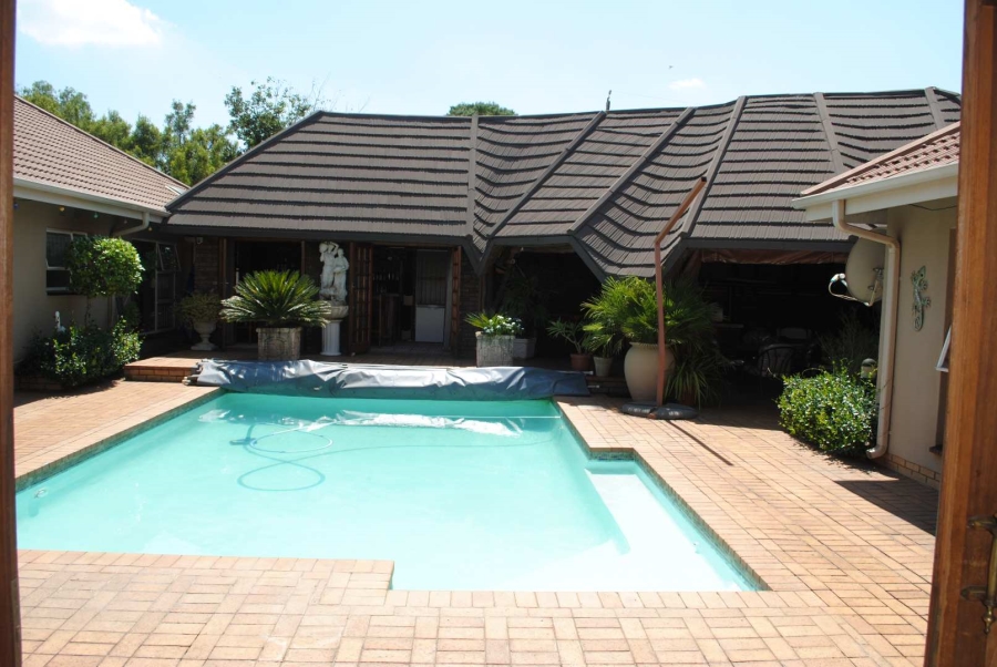 4 Bedroom Property for Sale in Golf Park Gauteng