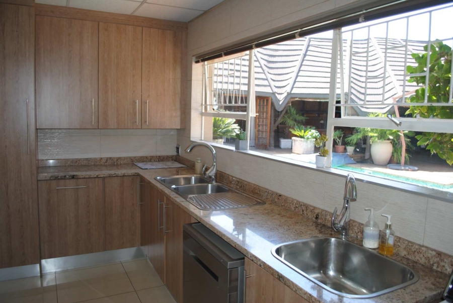 4 Bedroom Property for Sale in Golf Park Gauteng