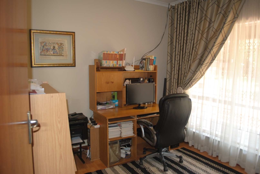 4 Bedroom Property for Sale in Golf Park Gauteng