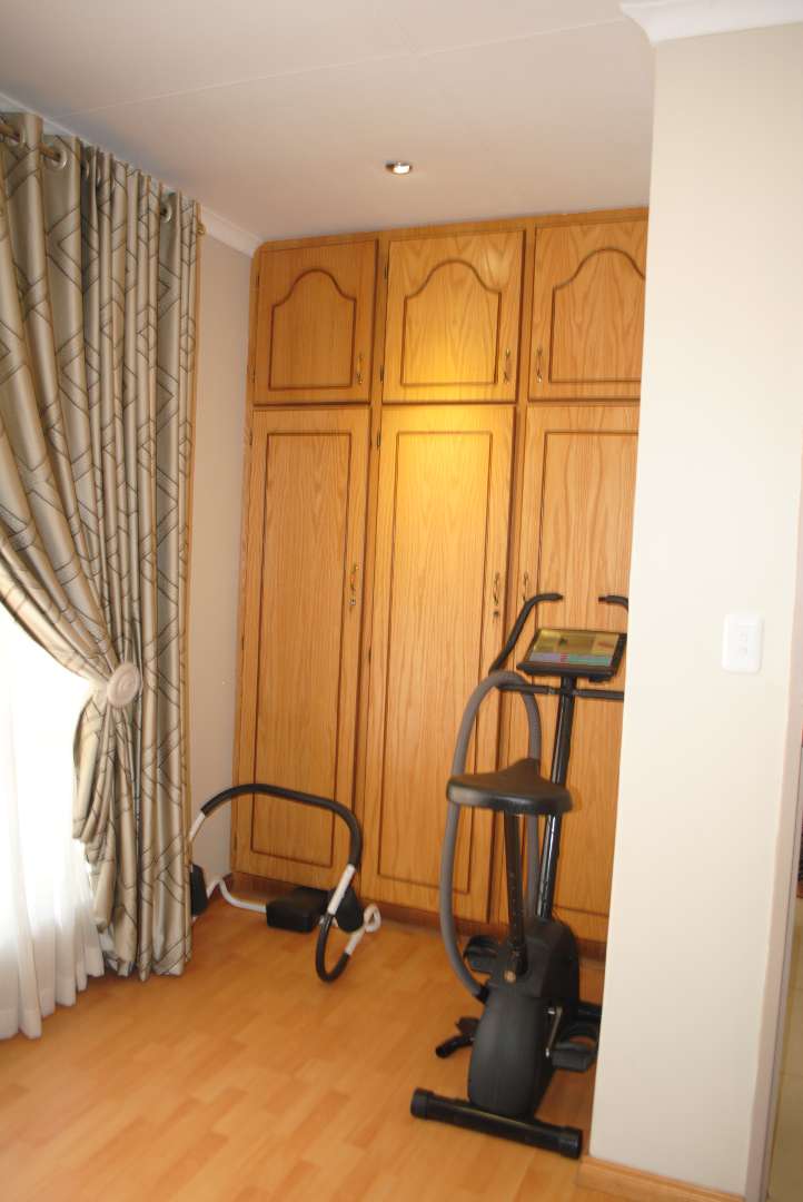 4 Bedroom Property for Sale in Golf Park Gauteng