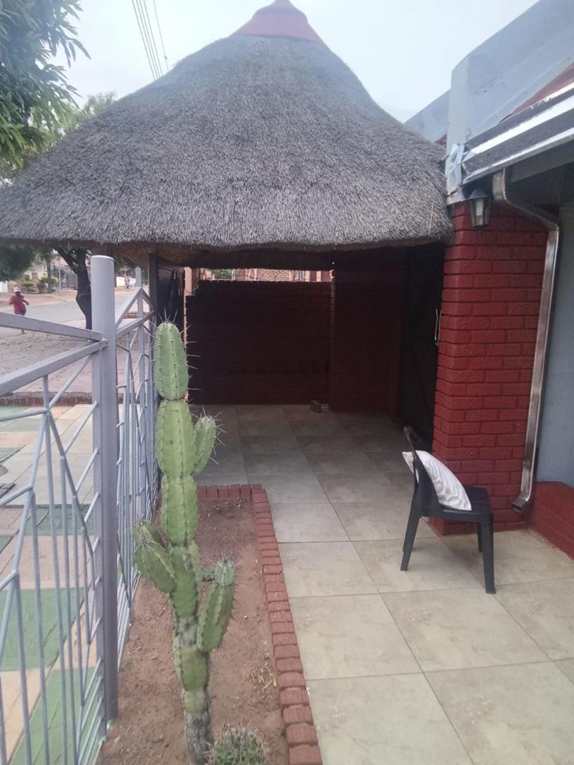 4 Bedroom Property for Sale in Soshanguve GG Gauteng