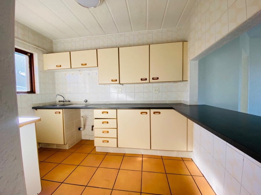 2 Bedroom Property for Sale in Little Falls Gauteng