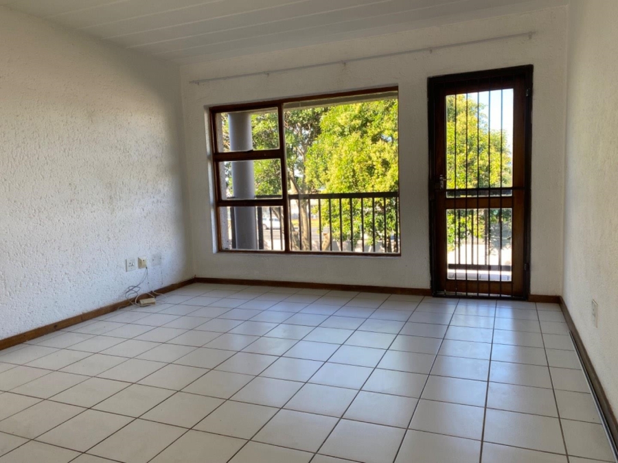 2 Bedroom Property for Sale in Little Falls Gauteng