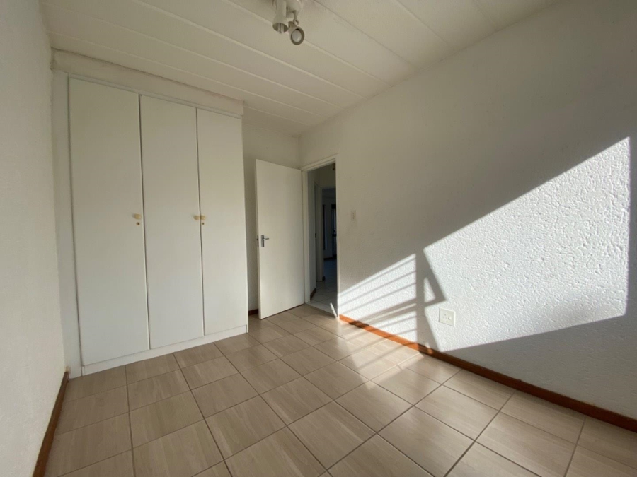 2 Bedroom Property for Sale in Little Falls Gauteng