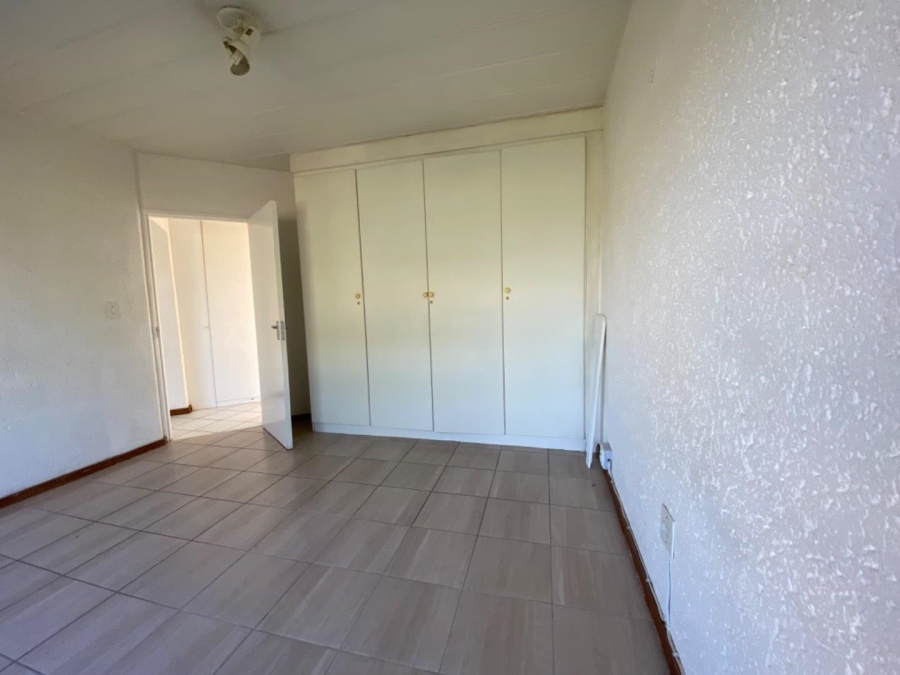 2 Bedroom Property for Sale in Little Falls Gauteng