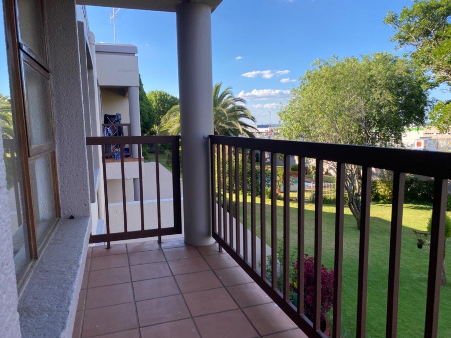 2 Bedroom Property for Sale in Little Falls Gauteng