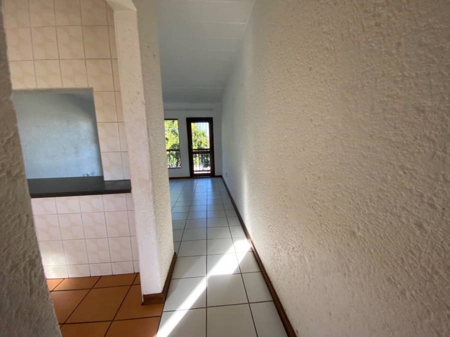 2 Bedroom Property for Sale in Little Falls Gauteng