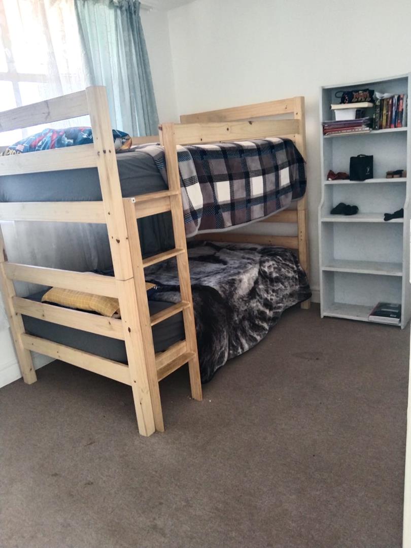 2 Bedroom Property for Sale in La Montagne Gauteng