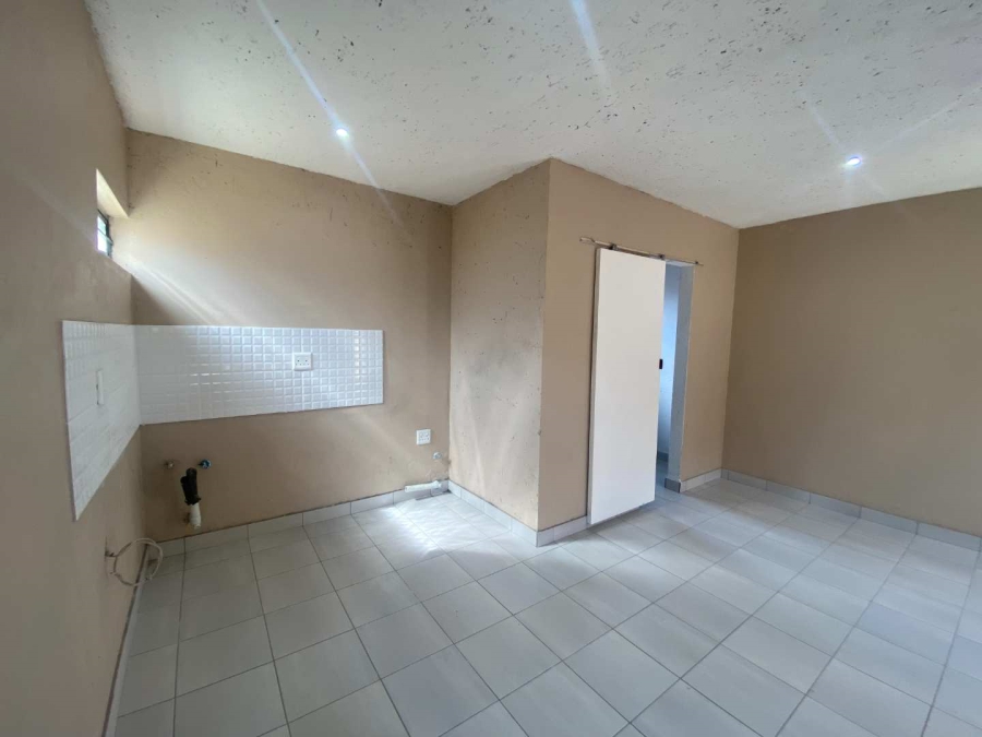 To Let 1 Bedroom Property for Rent in Goudrand Gauteng