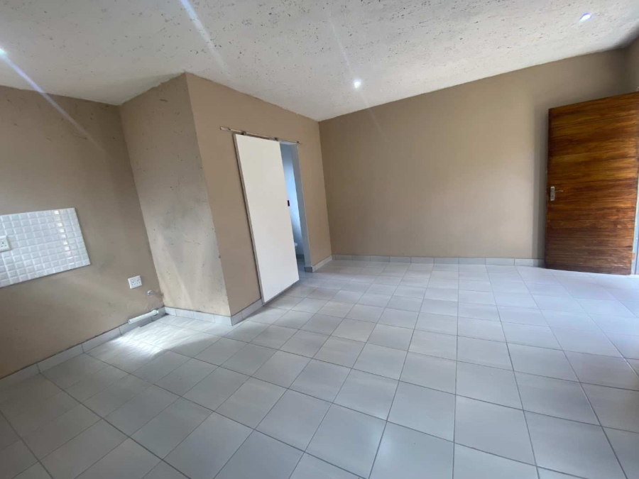 To Let 1 Bedroom Property for Rent in Goudrand Gauteng