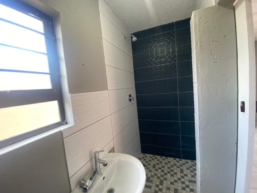 To Let 1 Bedroom Property for Rent in Goudrand Gauteng