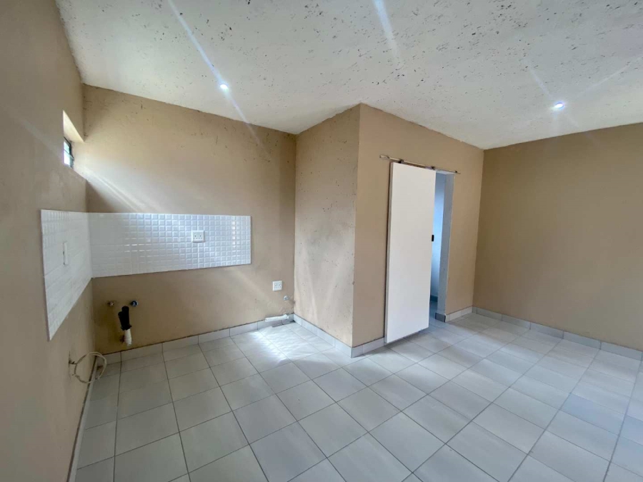 To Let 1 Bedroom Property for Rent in Goudrand Gauteng