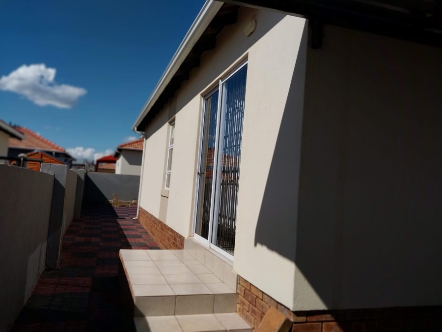 To Let 3 Bedroom Property for Rent in Mahube Valley Gauteng