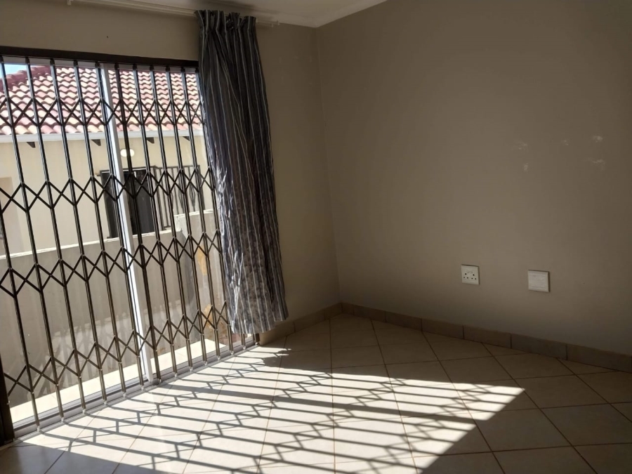 To Let 3 Bedroom Property for Rent in Mahube Valley Gauteng