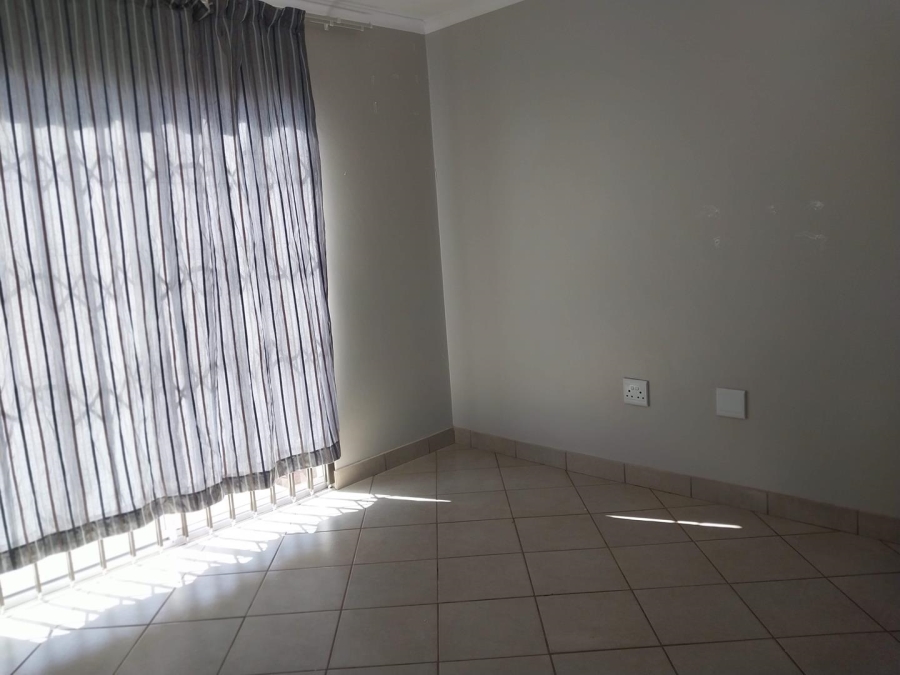 To Let 3 Bedroom Property for Rent in Mahube Valley Gauteng