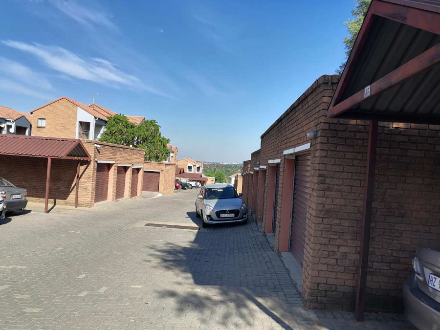2 Bedroom Property for Sale in Vorna Valley Gauteng