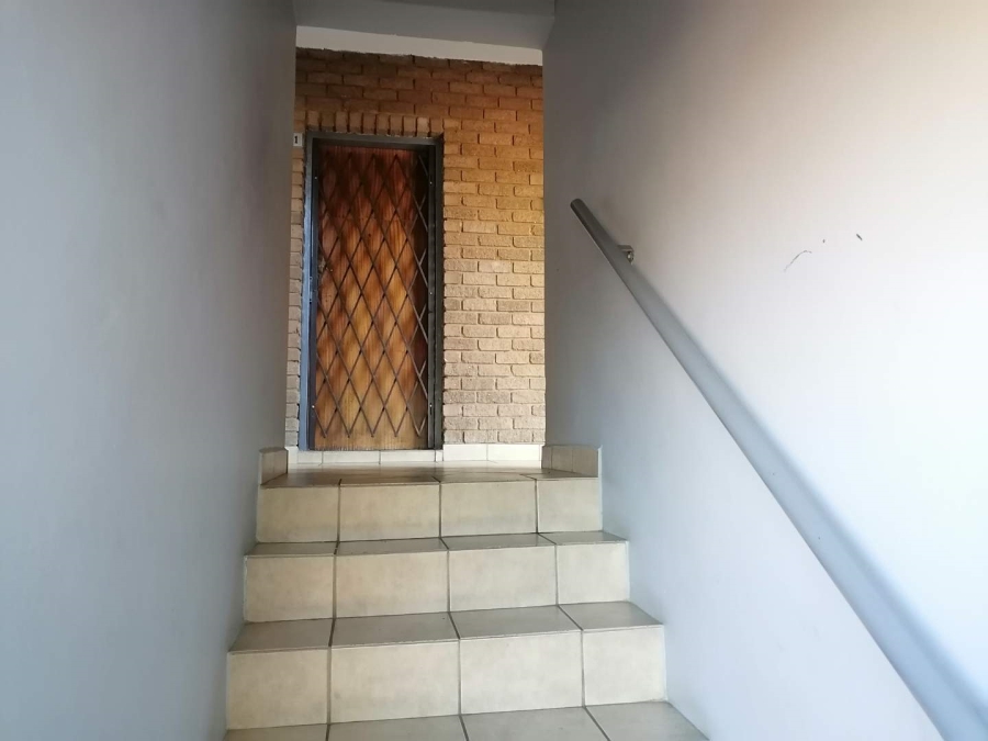 2 Bedroom Property for Sale in Vorna Valley Gauteng