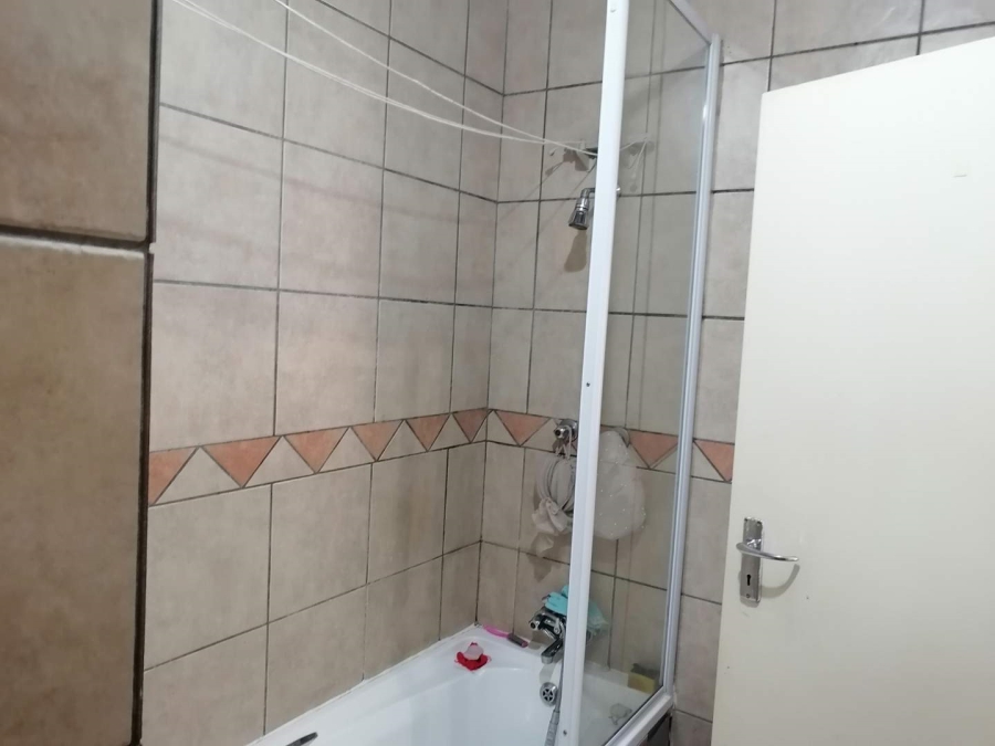 2 Bedroom Property for Sale in Vorna Valley Gauteng