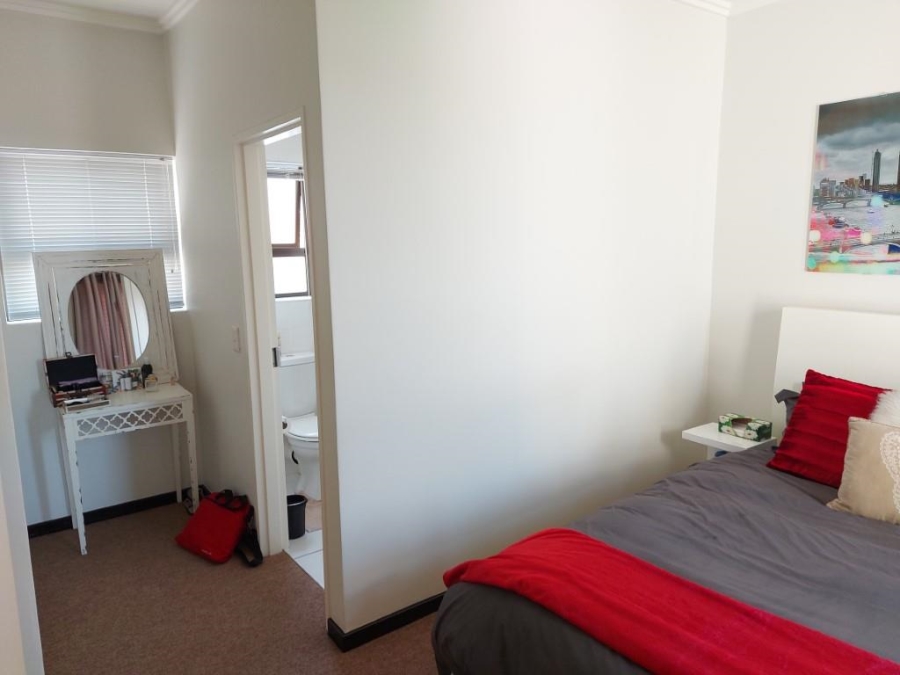 1 Bedroom Property for Sale in Lonehill Gauteng