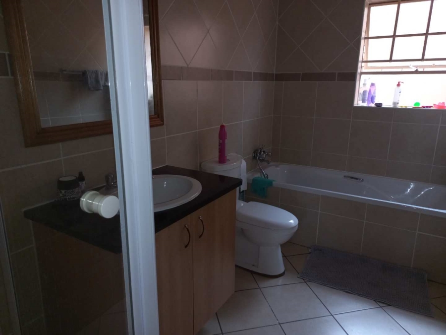3 Bedroom Property for Sale in Hazeldean Gauteng
