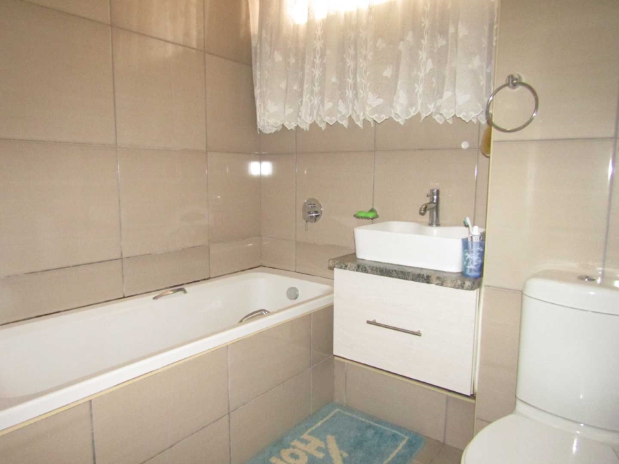 1 Bedroom Property for Sale in Glenhazel Gauteng