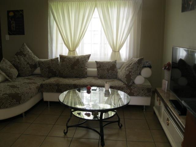 To Let 2 Bedroom Property for Rent in Olympus AH Gauteng