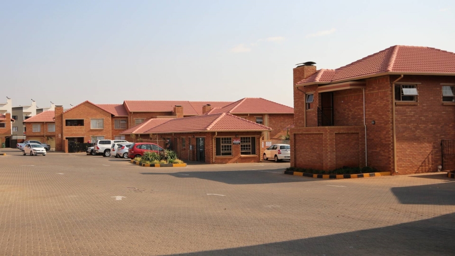 To Let 2 Bedroom Property for Rent in Elardus Park Gauteng