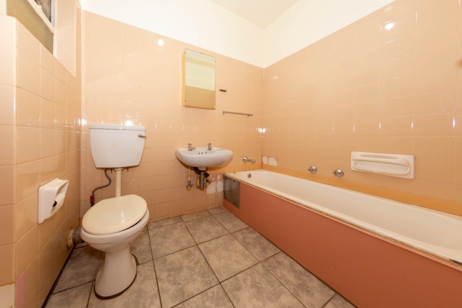 To Let 1 Bedroom Property for Rent in Riviera Gauteng