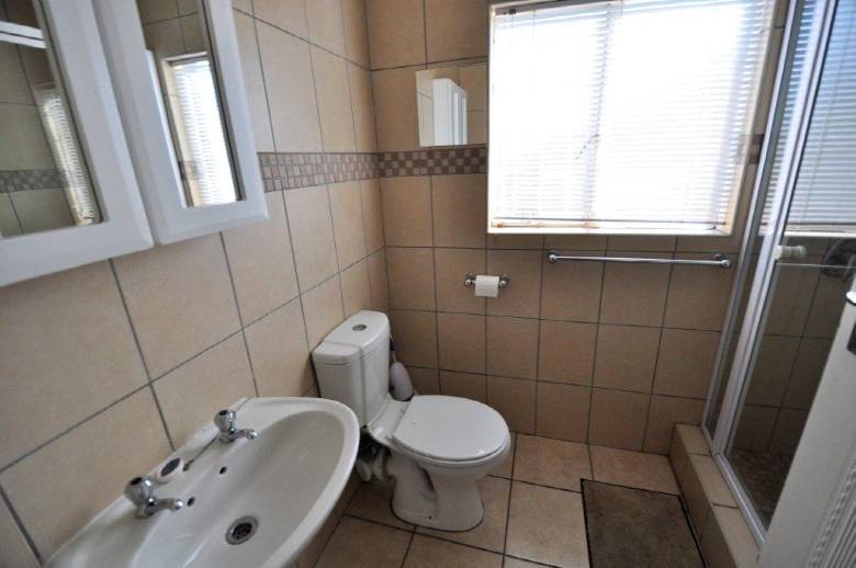 1 Bedroom Property for Sale in La Montagne Gauteng