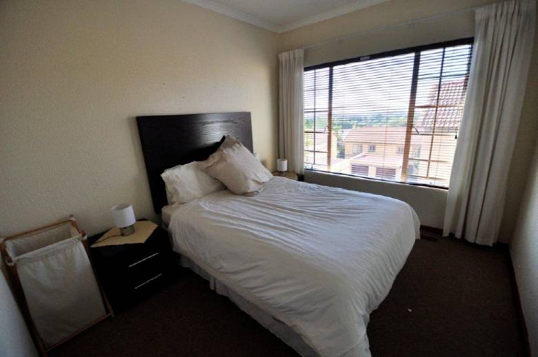 1 Bedroom Property for Sale in La Montagne Gauteng