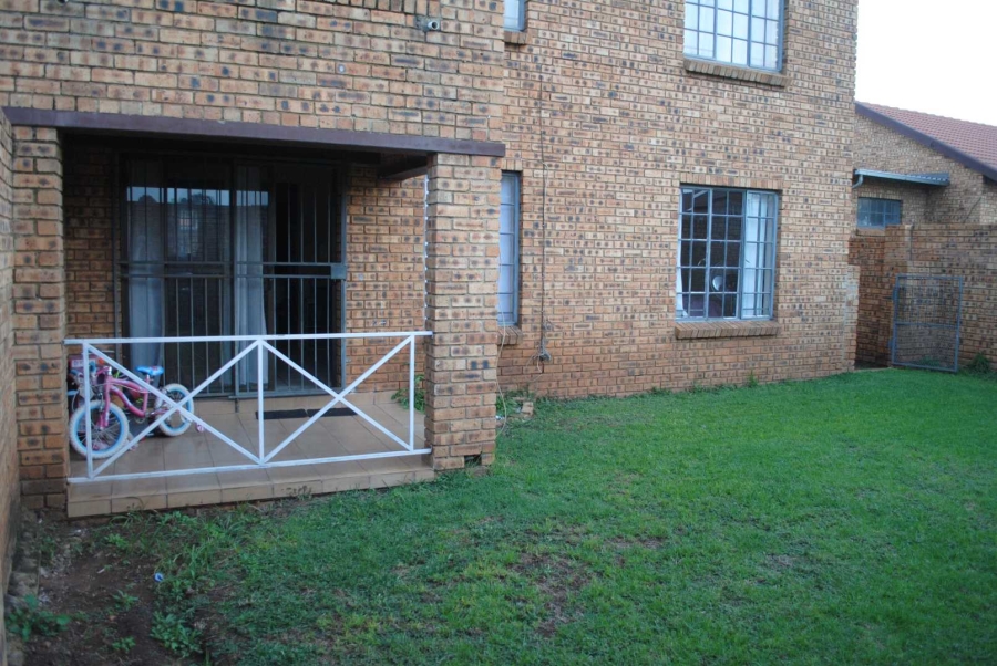 2 Bedroom Property for Sale in Kookrus Gauteng