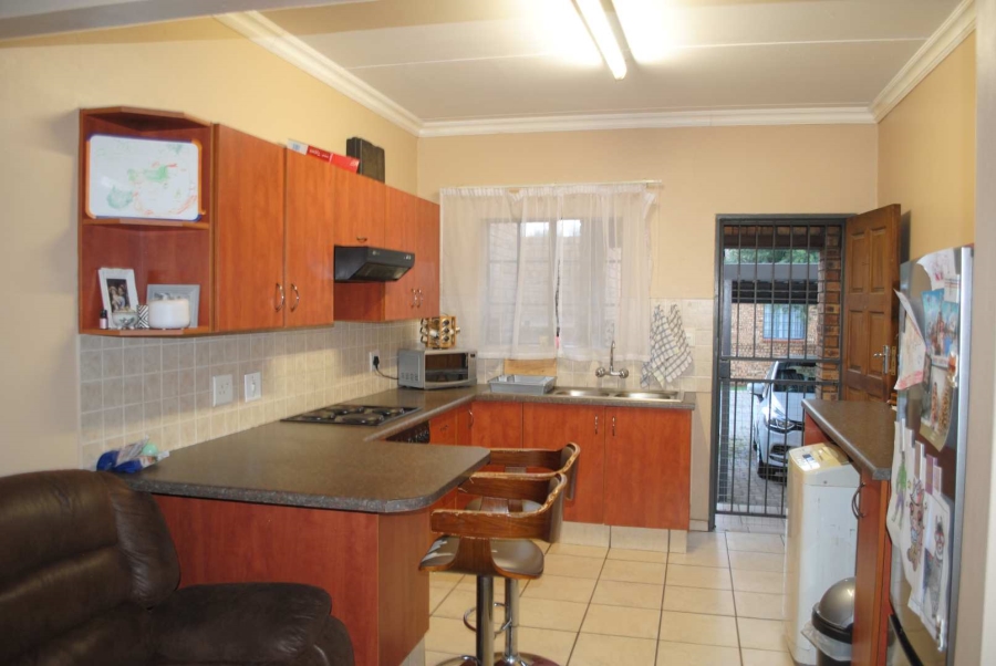 2 Bedroom Property for Sale in Kookrus Gauteng