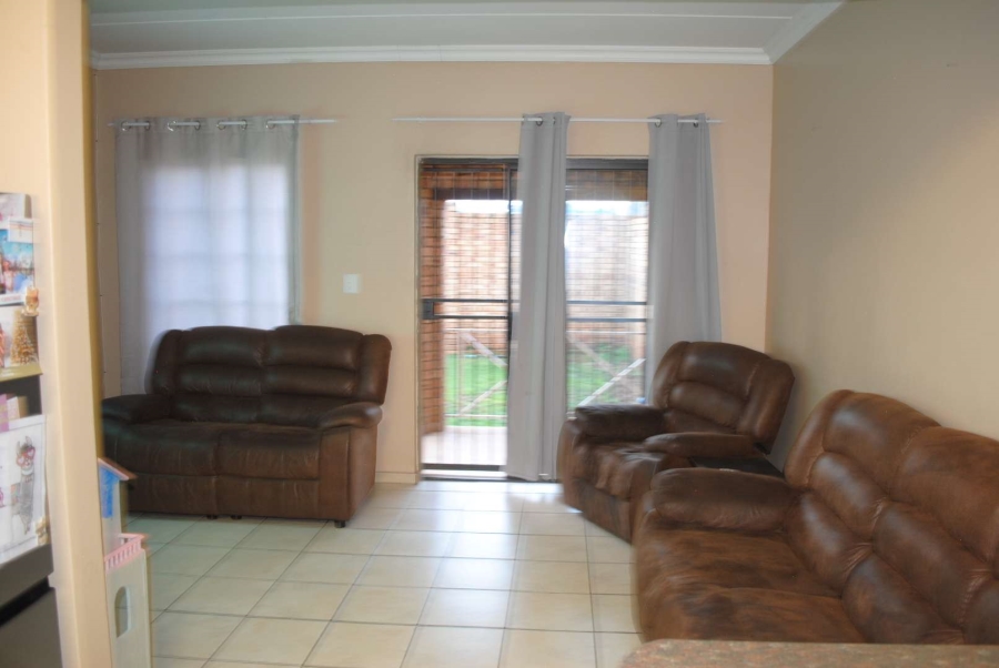 2 Bedroom Property for Sale in Kookrus Gauteng
