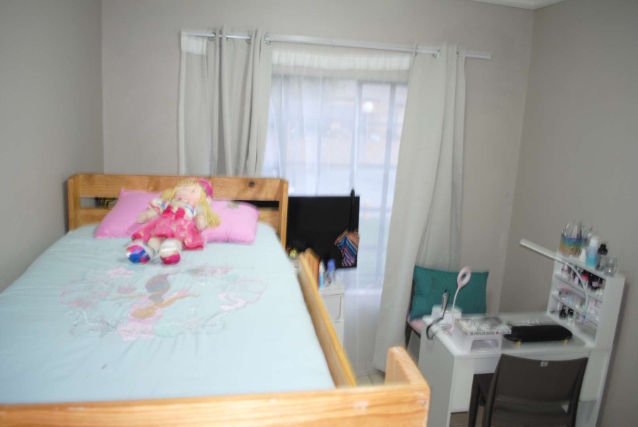 2 Bedroom Property for Sale in Kookrus Gauteng