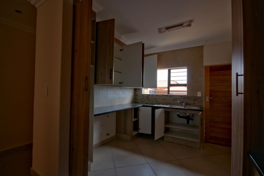 To Let 3 Bedroom Property for Rent in Olympus Gauteng