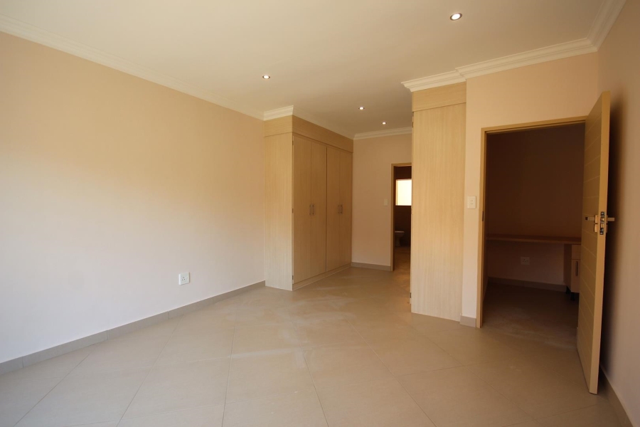 To Let 3 Bedroom Property for Rent in Olympus Gauteng