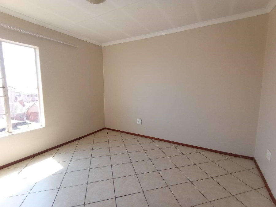 2 Bedroom Property for Sale in Terenure Gauteng