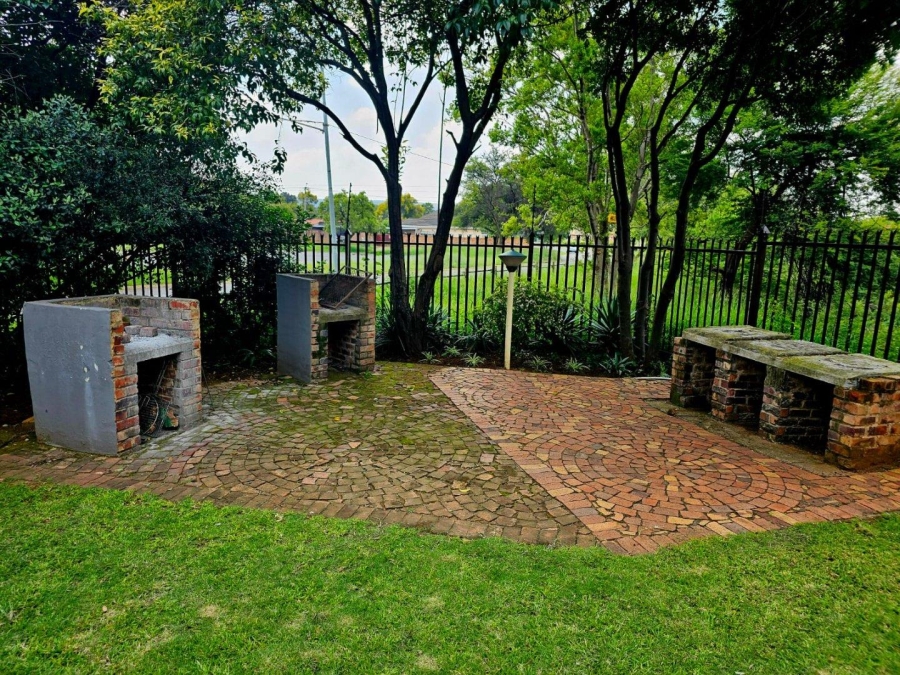 To Let 2 Bedroom Property for Rent in Kilner Park Gauteng