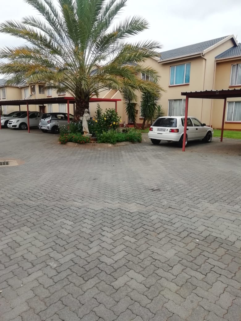2 Bedroom Property for Sale in Lakefield Gauteng