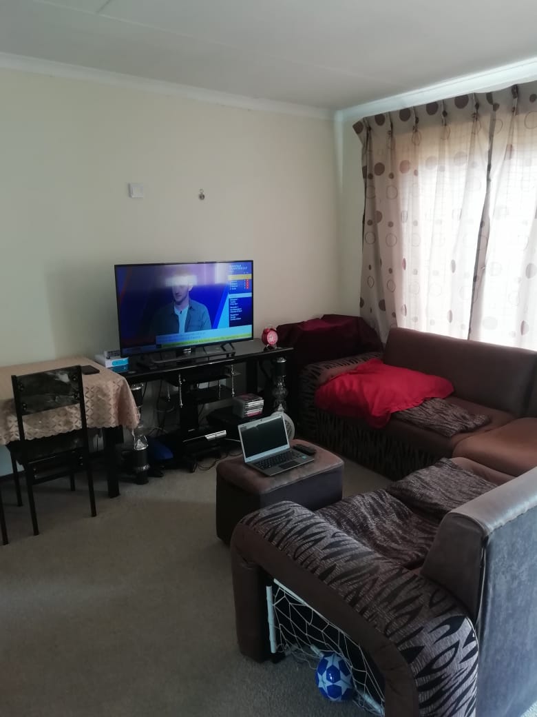 2 Bedroom Property for Sale in Lakefield Gauteng