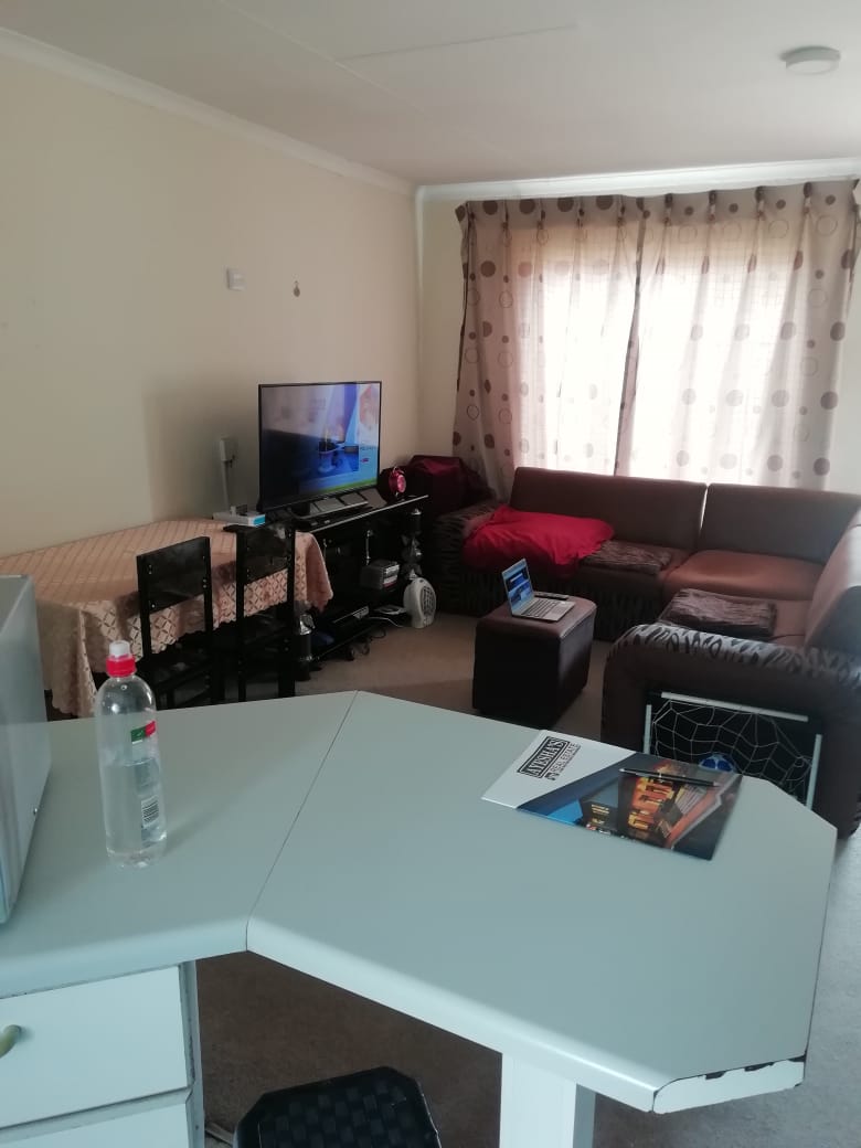 2 Bedroom Property for Sale in Lakefield Gauteng