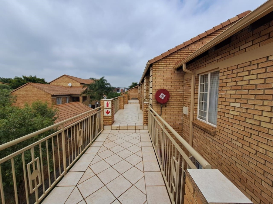 2 Bedroom Property for Sale in Eco Park Gauteng