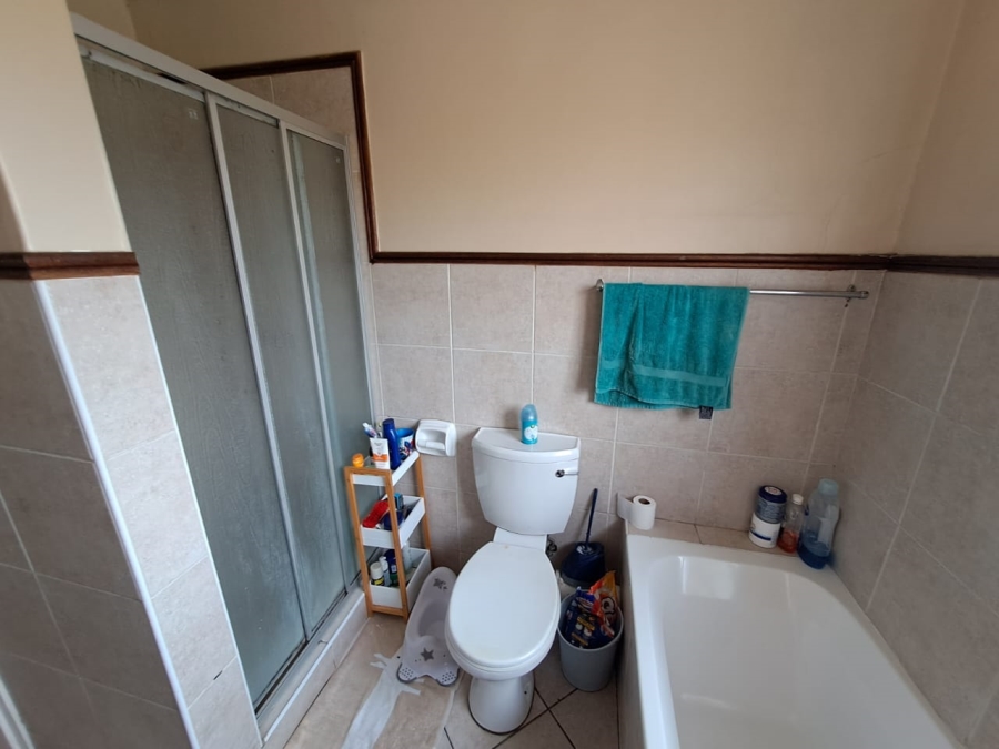 2 Bedroom Property for Sale in Eco Park Gauteng