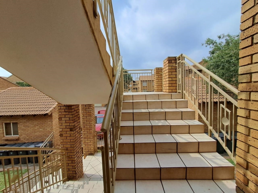 2 Bedroom Property for Sale in Eco Park Gauteng