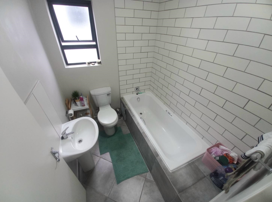 3 Bedroom Property for Sale in Kosmosdal Gauteng