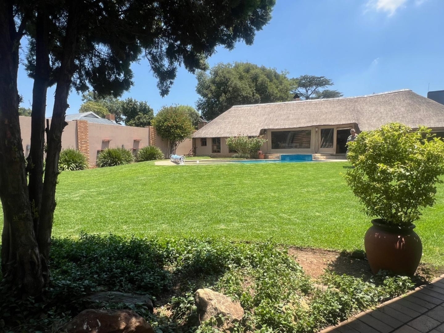 5 Bedroom Property for Sale in Alberante Gauteng